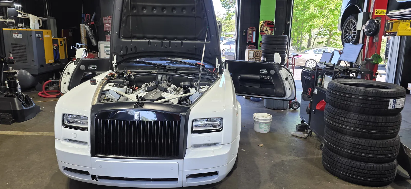 Rolls-Royce Phantom Drophead in for service at Prestige Performance Center