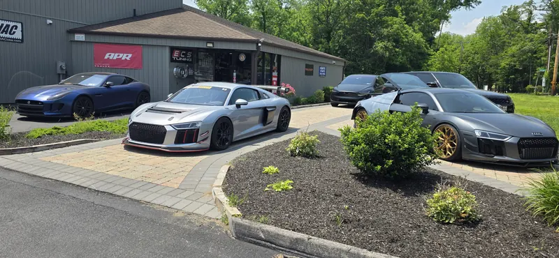 Customer R8 LMS GT4 #93 with our twin-turbo R8 and the shop fleet