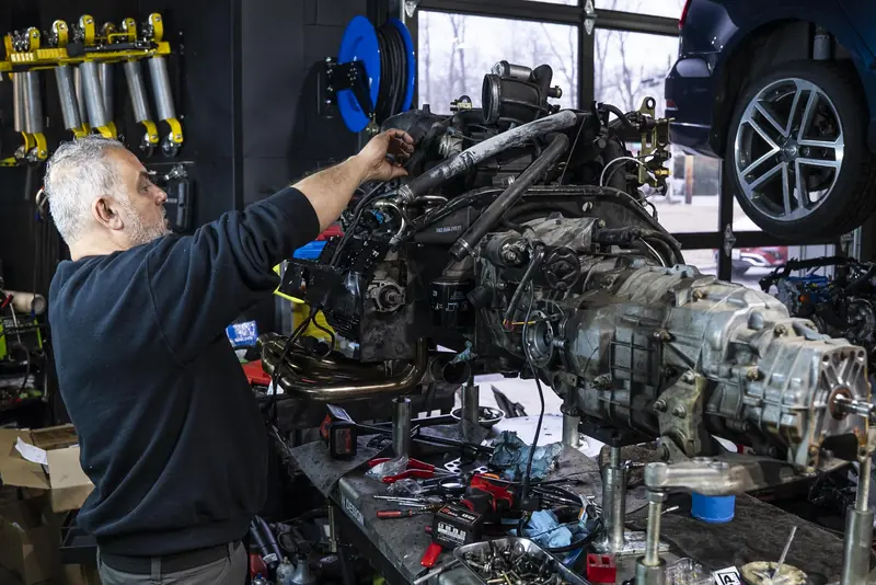 The build bench and lift bay